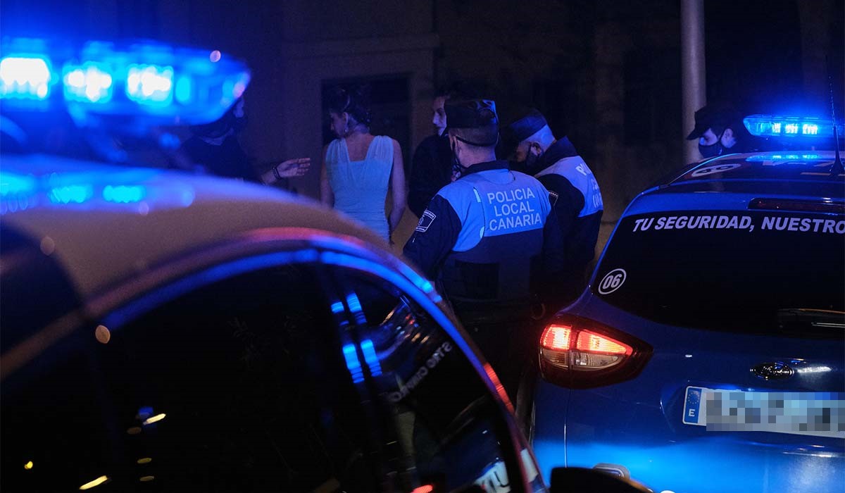 Botellón, música a todo volumen y un detenido en Santa Cruz de Tenerife