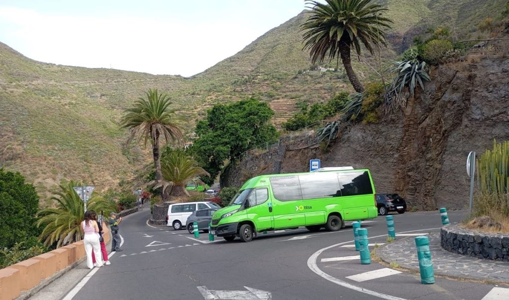 El Cabildo, sobre las restricciones de acceso a Masca: "Multiplica el uso de la guagua y reduce la presión del tráfico"