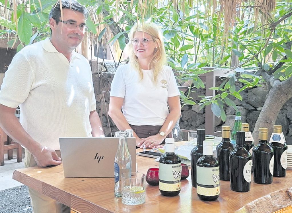 Un aceite de oliva de una de las mejores almazaras del mundo llega a Canarias