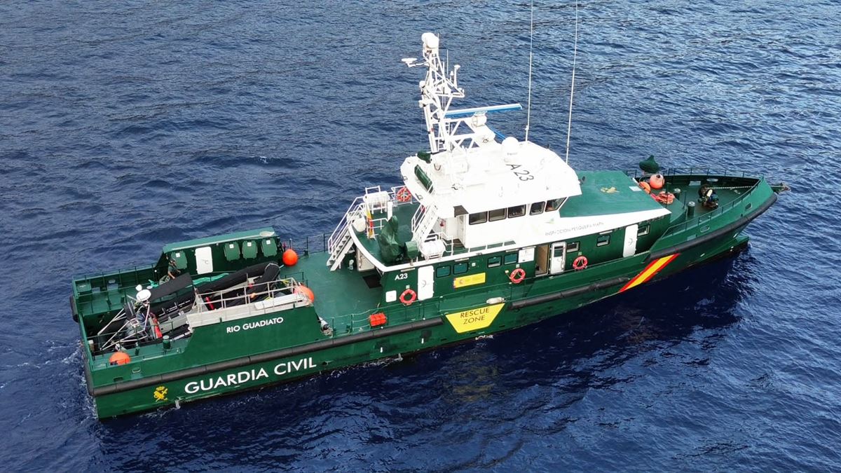 Una embarcación queda a la deriva frente a Santa Cruz de Tenerife: hay seis personas a bordo