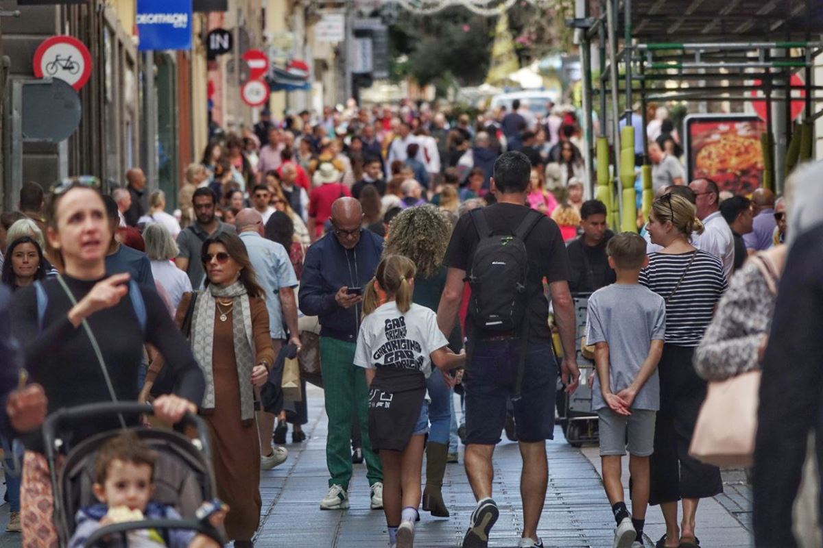 Santa Cruz vende más de 13.000 bonos consumo en el primer día de campaña