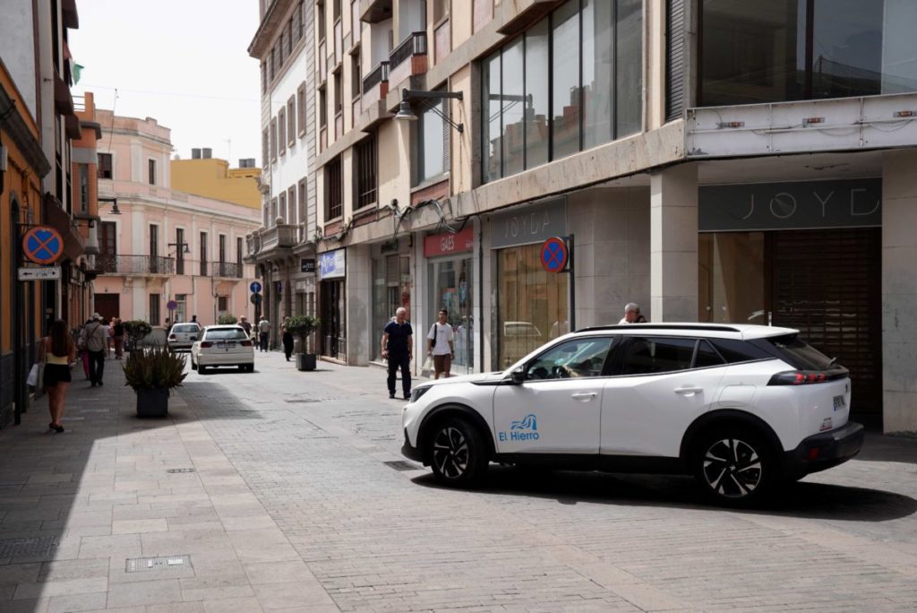 La Laguna Begins Emergency Repairs on Historic Calle Herradores