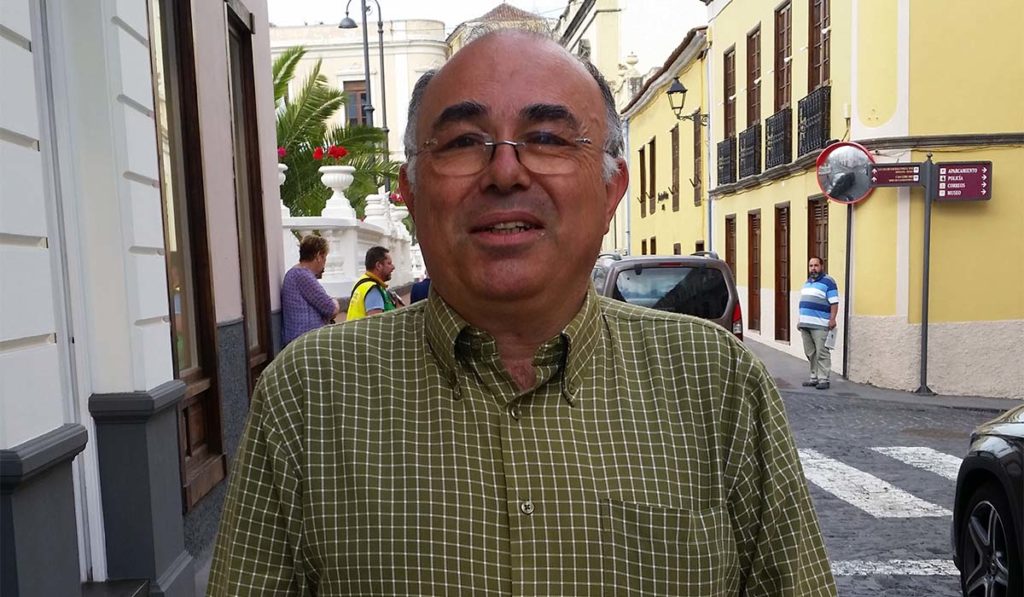Manuel Hernández, catedrático de Historia: “La ULL resultó la más contestataria a Franco al contar con los rectores y muchos profesores”