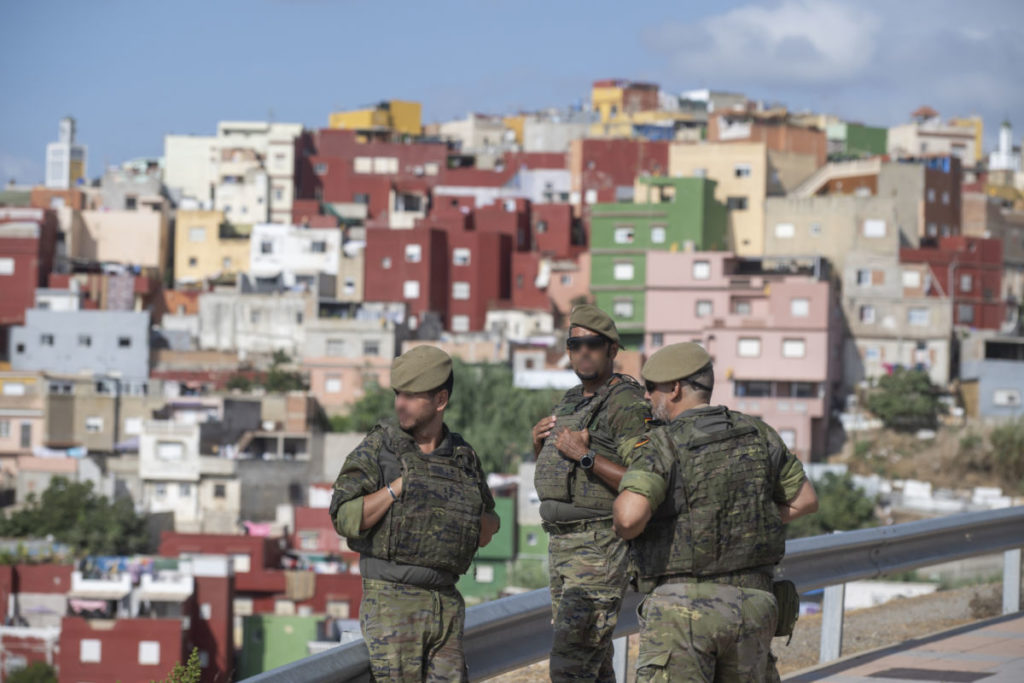 Militares desplegados en las calles de Ceuta