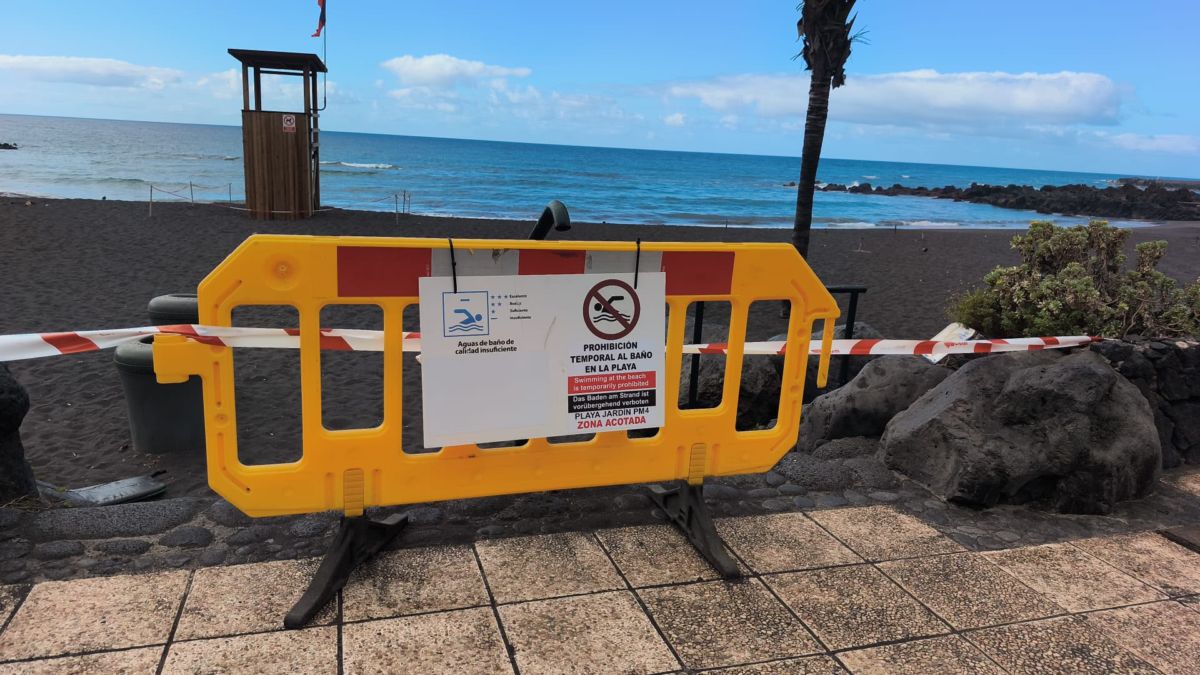 Una zona de Playa Jardín vuelve a cerrarse al baño por contaminación