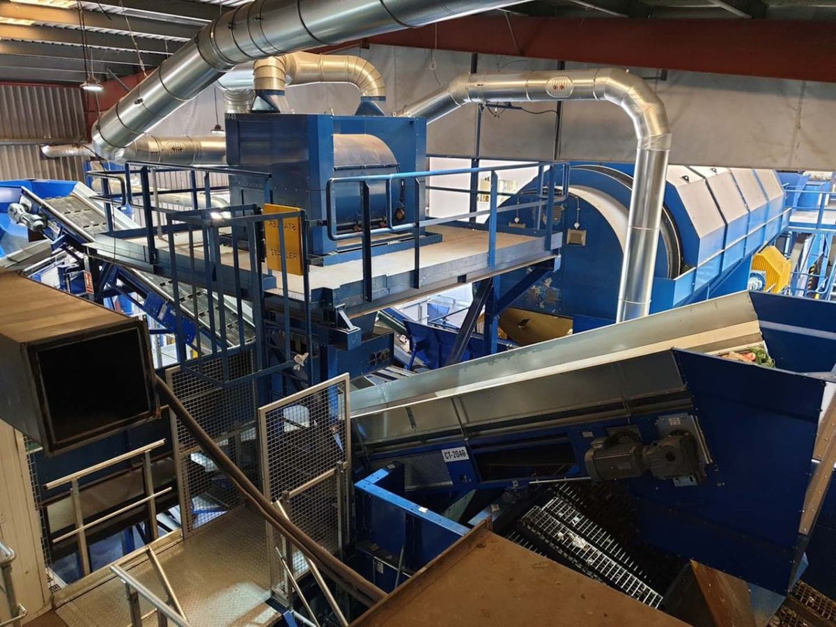 La producción industrial avanza en Canarias. Aumenta la afiliación a la Seguridad Social y mejora la confianza empresarial.