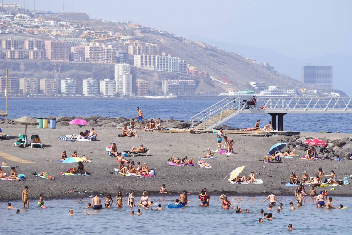 El verano duplica la población de Candelaria hasta 60.000 residentes