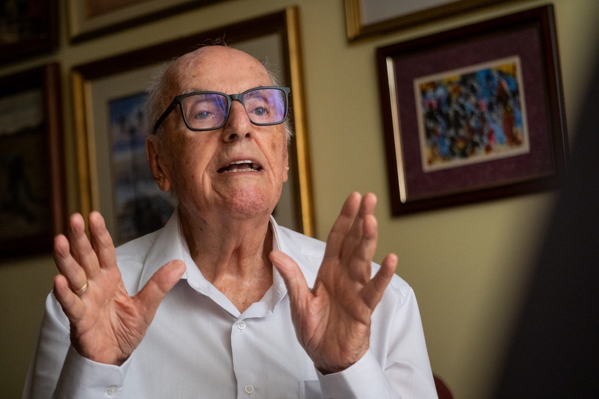 Elfidio Alonso: "Los Sabandeños siempre existieron: estaban latentes en el folclore canario antes de fundarse"