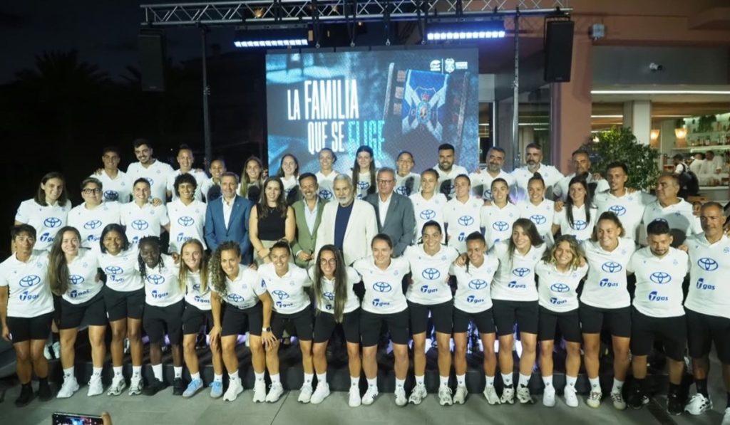 El Costa Adeje Tenerife lleva a cabo su puesta de largo oficial