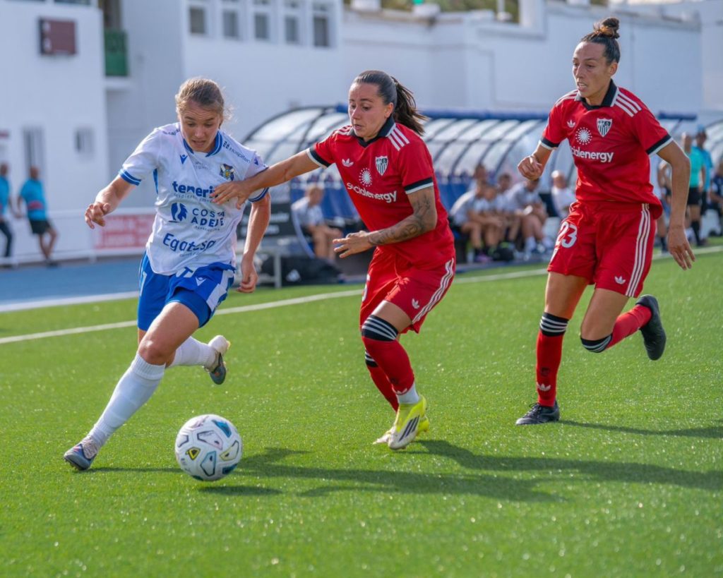 El Costa Adeje Tenerife Egatesa sigue coleccionando trofeos