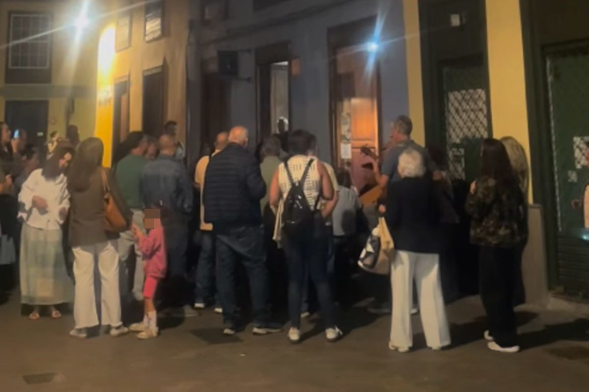 Un grupo de personas farmea aura en La Laguna. | Instagram