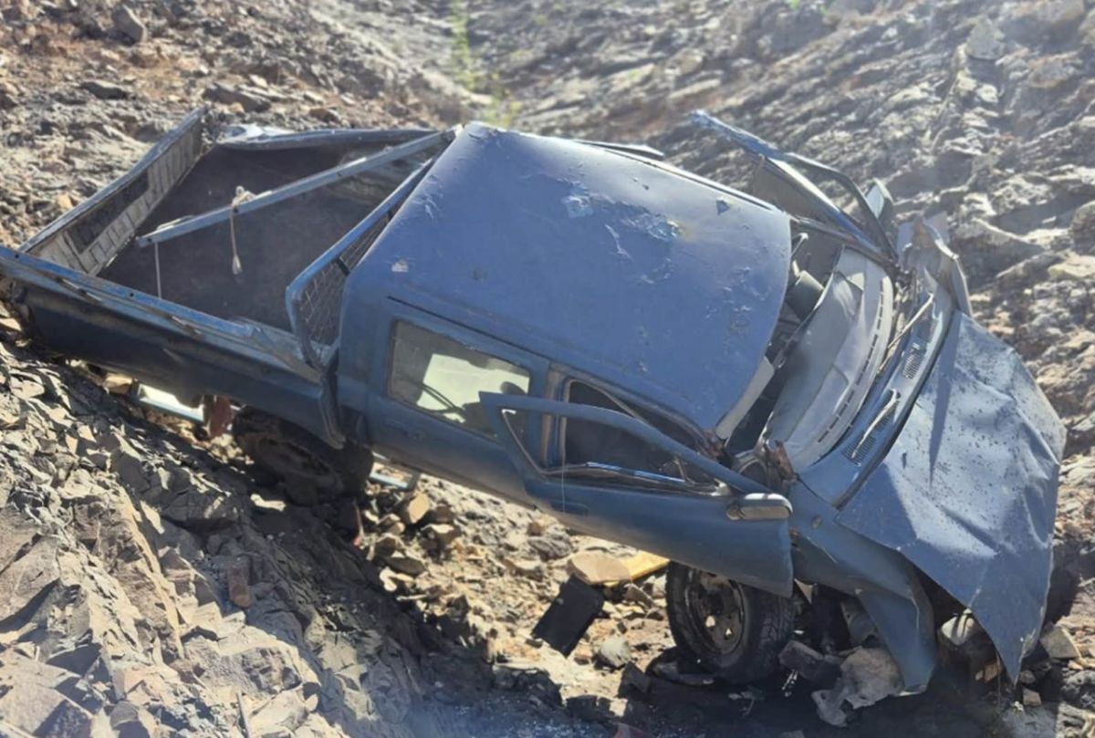 La Policía Local de Puerto del Rosario ha sido alertada por la aparición de un vehículo accidentado en un paraje natural de la costa oeste del municipio