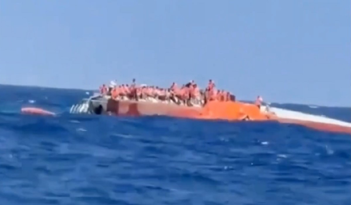 Al menos seis muertos tras hundirse un ferry con 267 personas a bordo en la costa del norte de Chipre