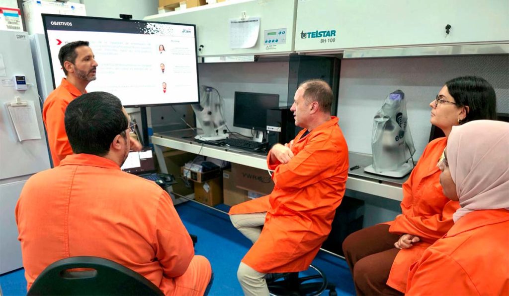 Tenerife impulsa la investigación de microplásticos con tecnología de vanguardia en la Universidad de La Laguna