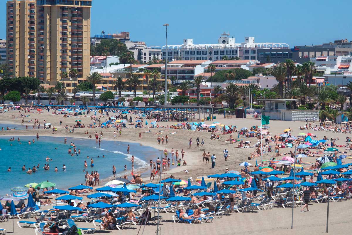 Turistas, turismo, Los Cristianos, Arona