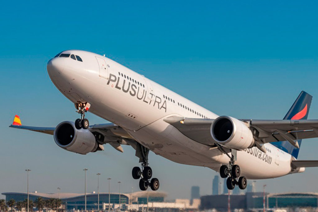 Un avión de Plus Ultra aborta el despegue y deja inoperativo el Aeropuerto de Tenerife Norte durante varios minutos