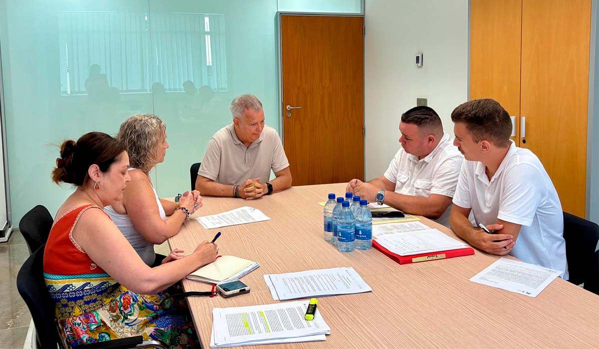 El PSOE denuncia el bloqueo a 10.000 familias para comprar su vivienda social: "Clavijo guarda en un cajón el decreto"