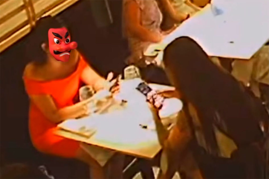 Simpa en un restaurante de sushi en Tenerife