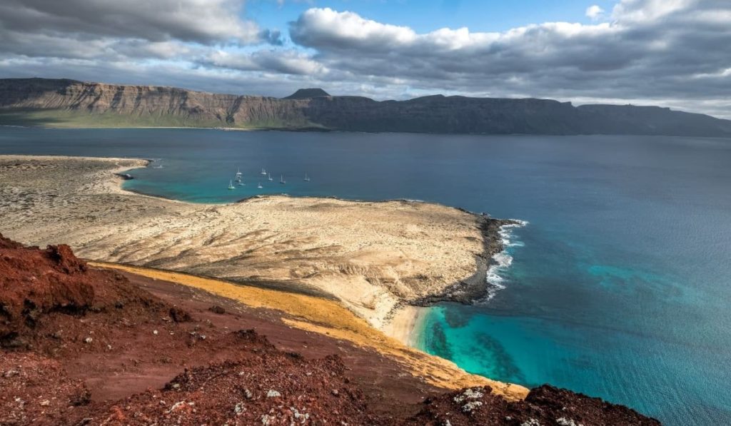 Apagón en La Graciosa: más de cuatro horas sin luz ni agua en pleno agosto