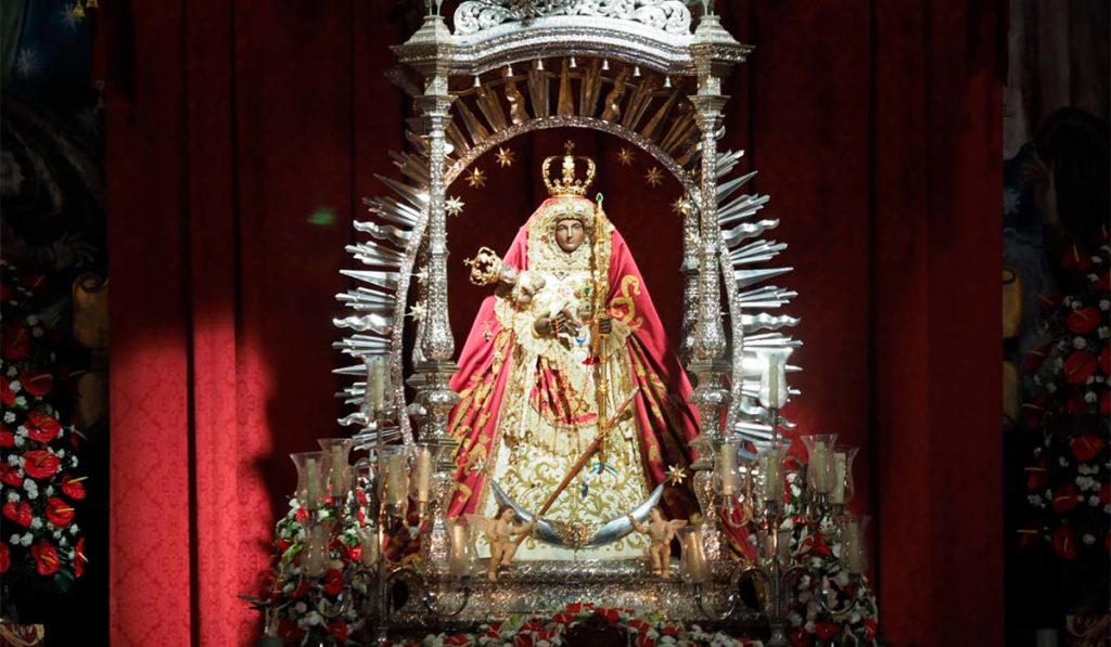 El viento obliga a suspender la procesión de la Virgen de Candelaria
