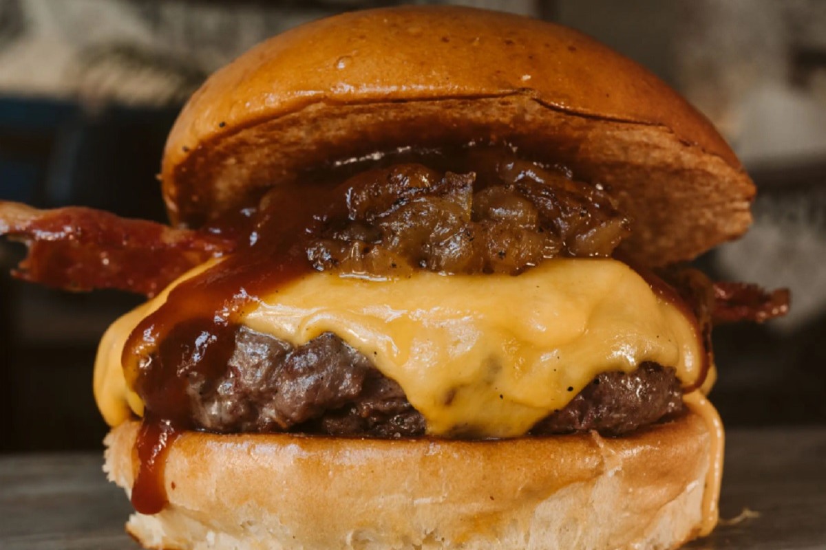 La hamburguesería canaria 200 Gramos abre su primer restaurante en Santa Cruz de Tenerife