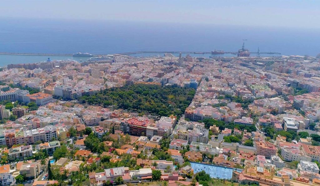Plenilunio en Santa Cruz de Tenerife: guagua turística gratis, parkings desde 0,50 euros y descuentos de hasta el 40%