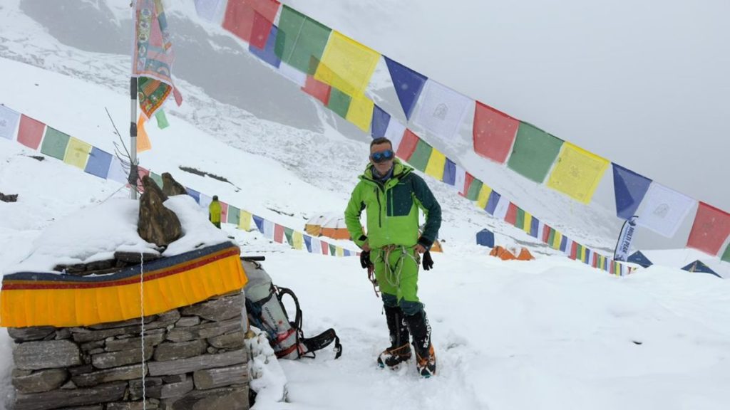 Juan Diego Amador abandona su intento de coronar el Manaslu