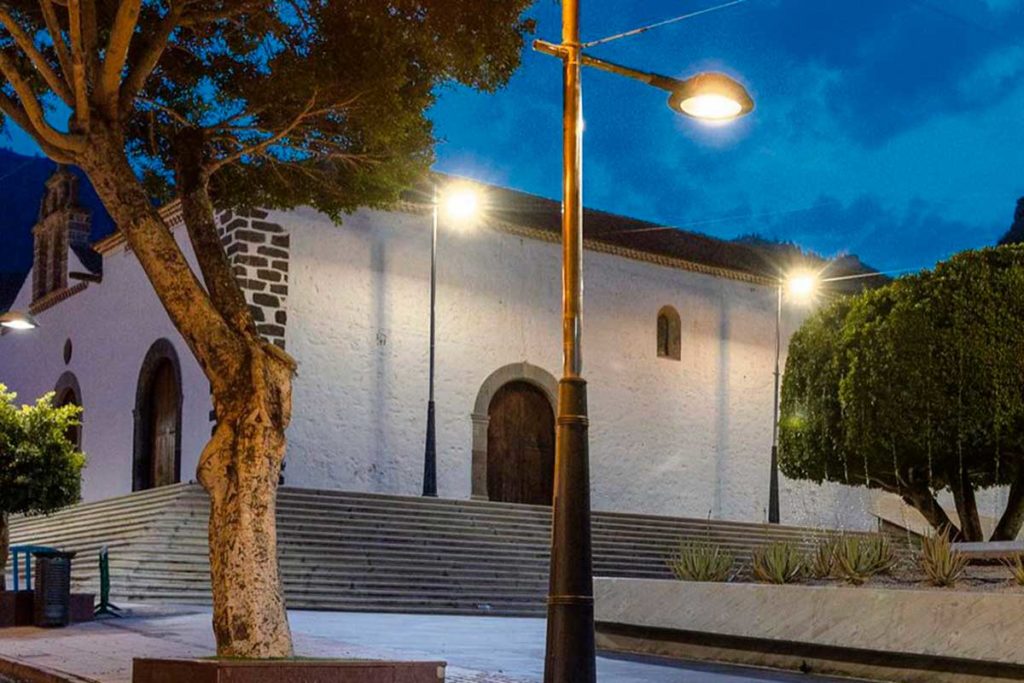 Adeje blindará su alumbrado público y culmina la transición LED
