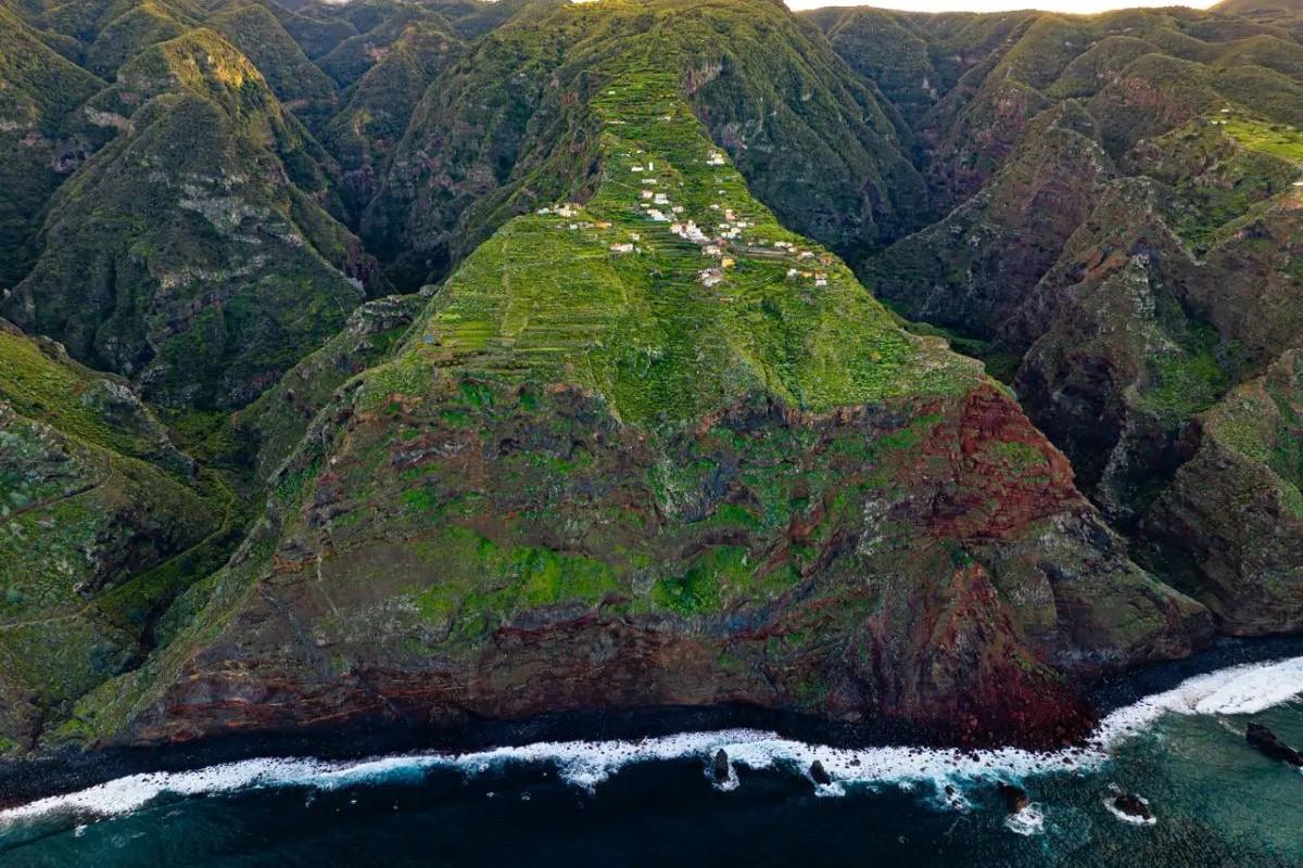 National Geographic sitúa el “fin del mundo” en Canarias: un caserío al que se llega por una carretera de vértigo