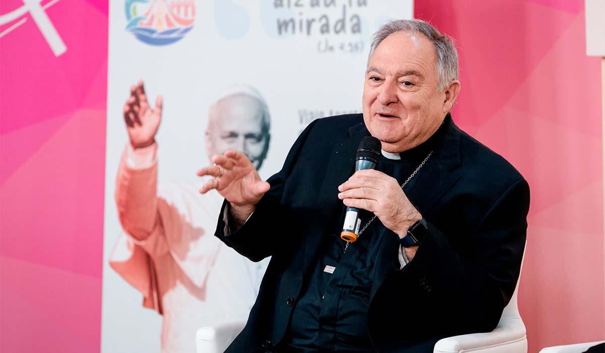 El Obispo de Canarias ve "lamentable" el uso de la inmigración para polarizar: "Nadie habla de los más de 100 fallecidos en Ceuta"
