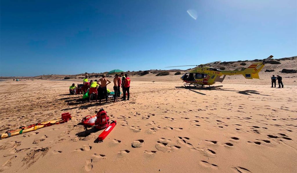 Grave accidente de un surfista en Canarias: tuvo que ser evacuado a otra isla