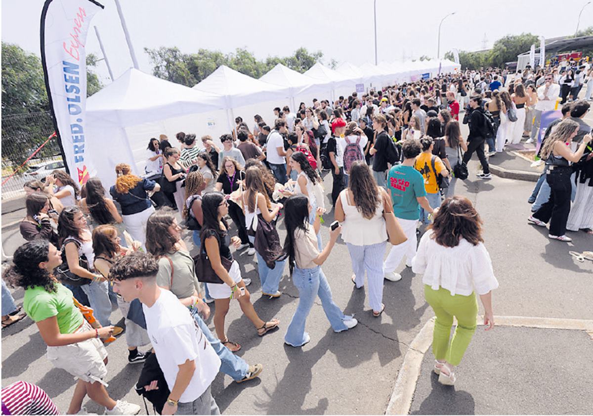 La ULL recibe a cerca de 4.000 nuevos estudiantes con una fiesta de bienvenida