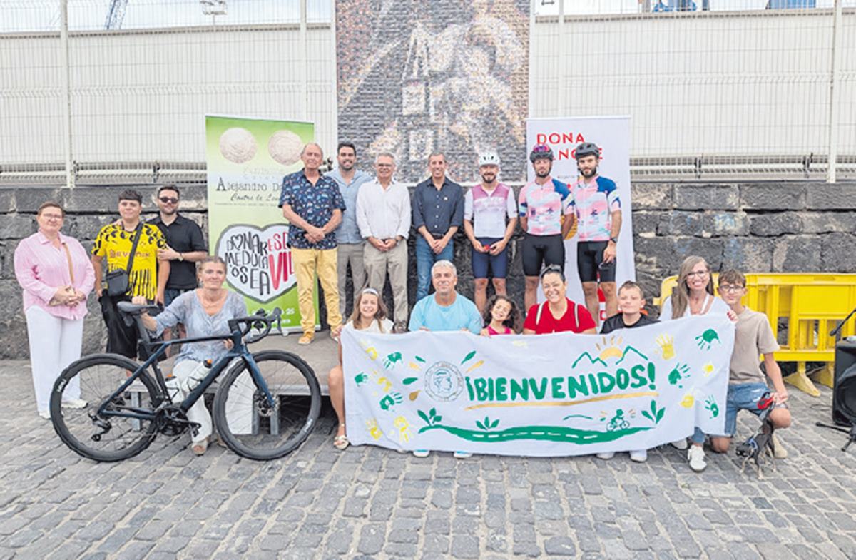 Lionell, superviviente de leucemia, recorre Tenerife en su reto solidario