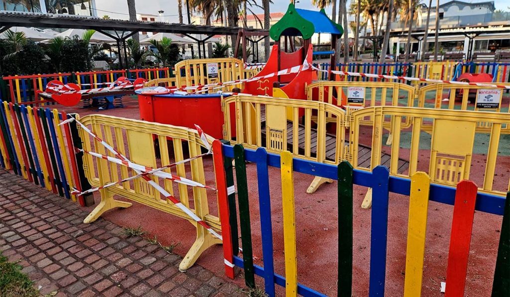 Arona Opposition Criticizes Neglect of Playa de Las Américas Playgrounds