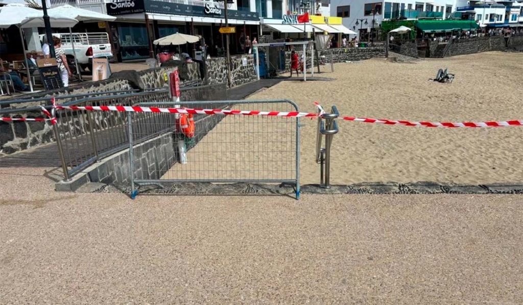 Cierra otra playa de Canarias por vertidos de aguas residuales: prohibido el baño