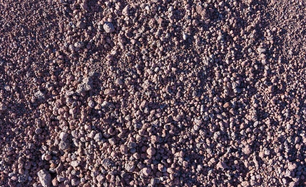 Ceniza puzolánica, un material de origen volcánico utilizado en la fabricación de cemento y otros productos de construcción. | Wikipedia