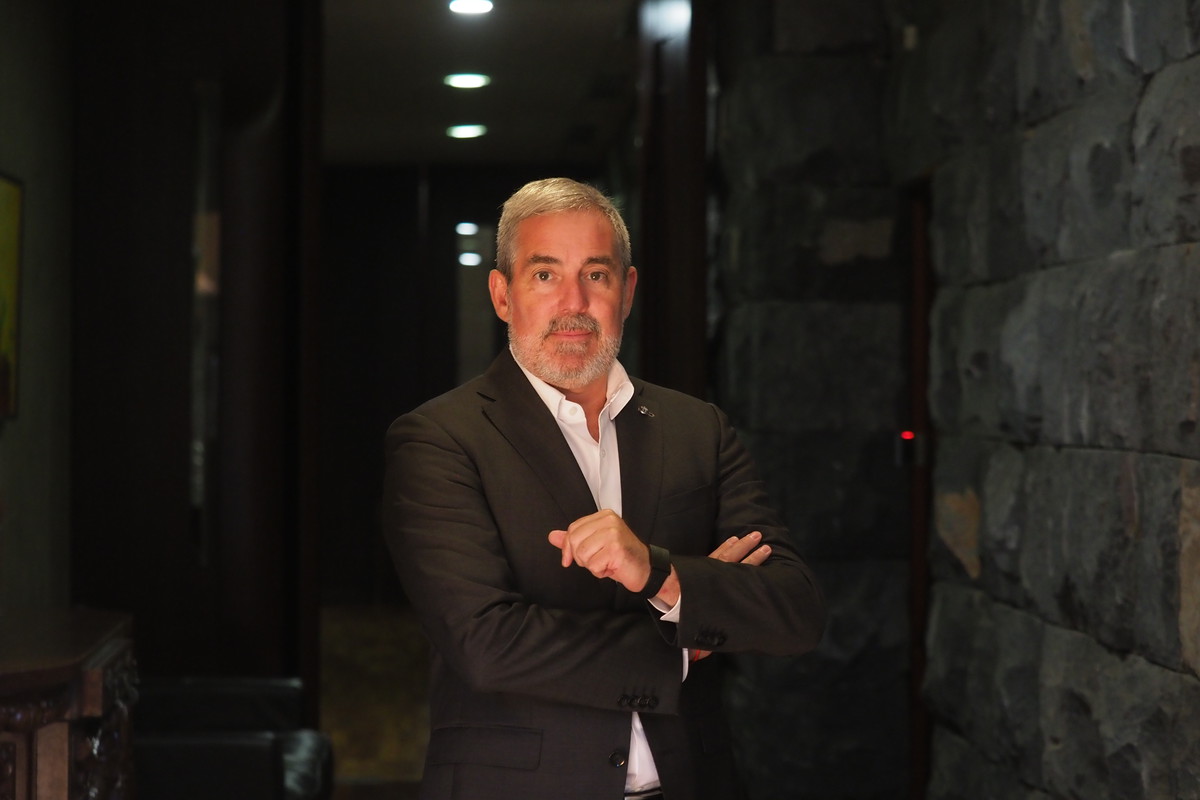 Clavijo asegura que hubo "golpes de calor y lipotimias" en colegios de Canarias