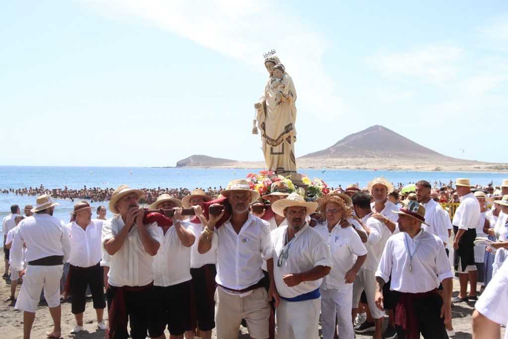 Thousands Celebrate 19th Annual El Médano Boat Pilgrimage in Granadilla de Abona