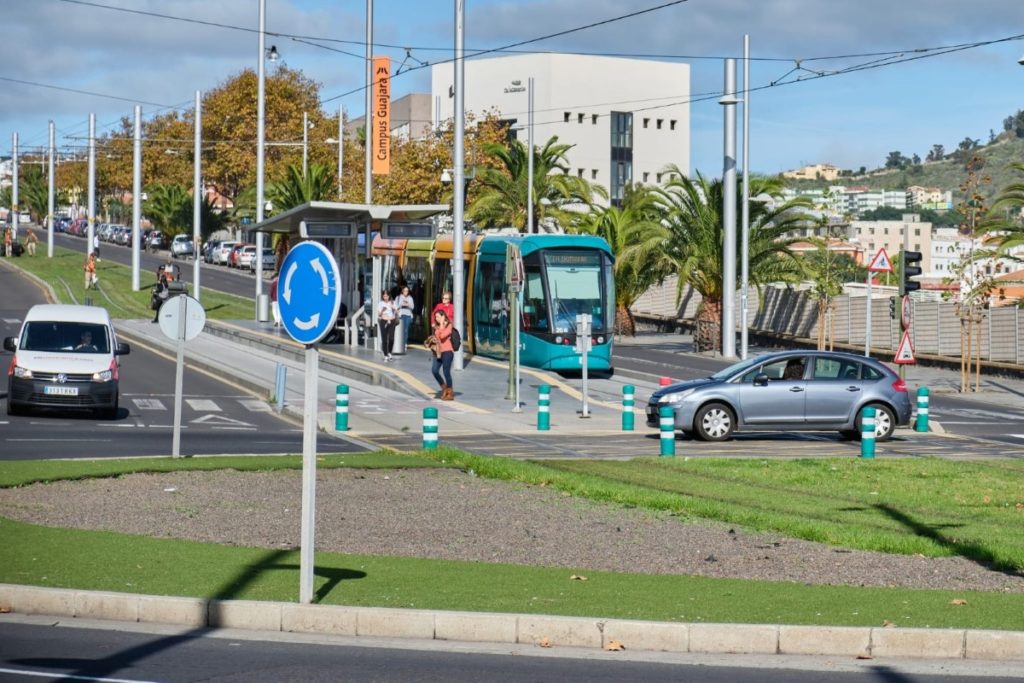 Tranvía en el Campus de Guajara