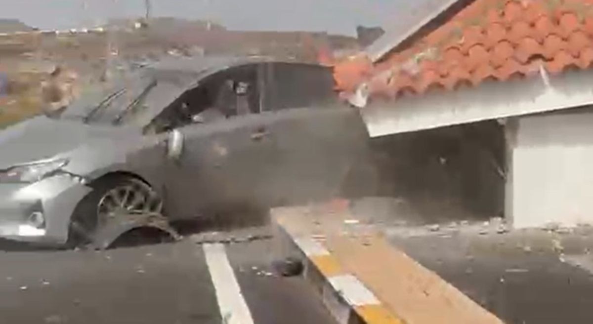 Coche siniestrado este sábado en la TF-1.| DA