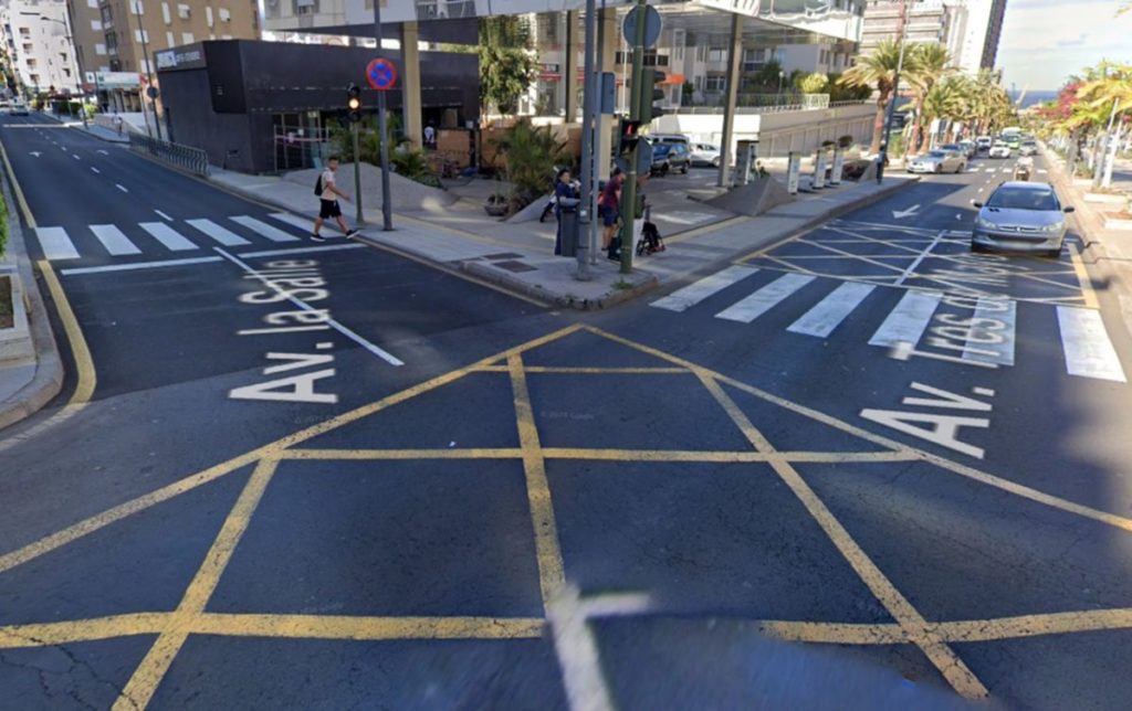 Avenida Tres de Mayo con La Salle, en Santa Cruz de Tenerife. Google Maps