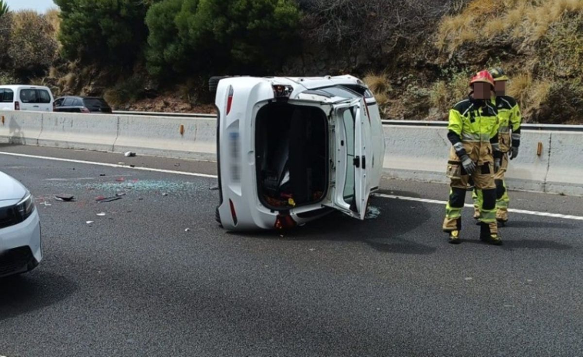 El 112 actualiza el accidente de la TF-5 en la tarde de este miércoles, 23 de septiembre: dos coches chocaron y uno acabó volcado