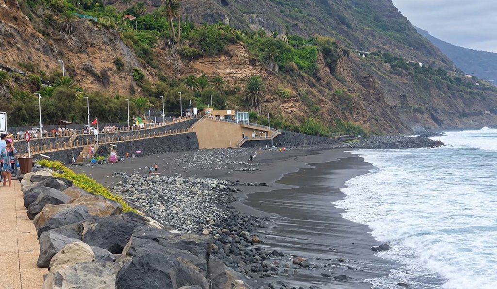 Cierran la playa de El Socorro en Los Realejos por una alteración en la calidad del agua