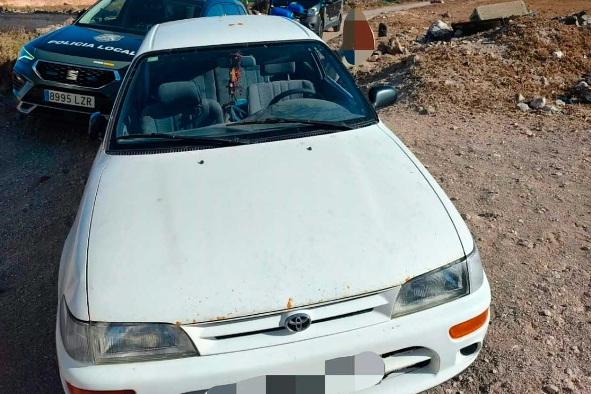 La temeraria fuga en Canarias de un conductor sin carné ni seguro que acabó con un policía herido