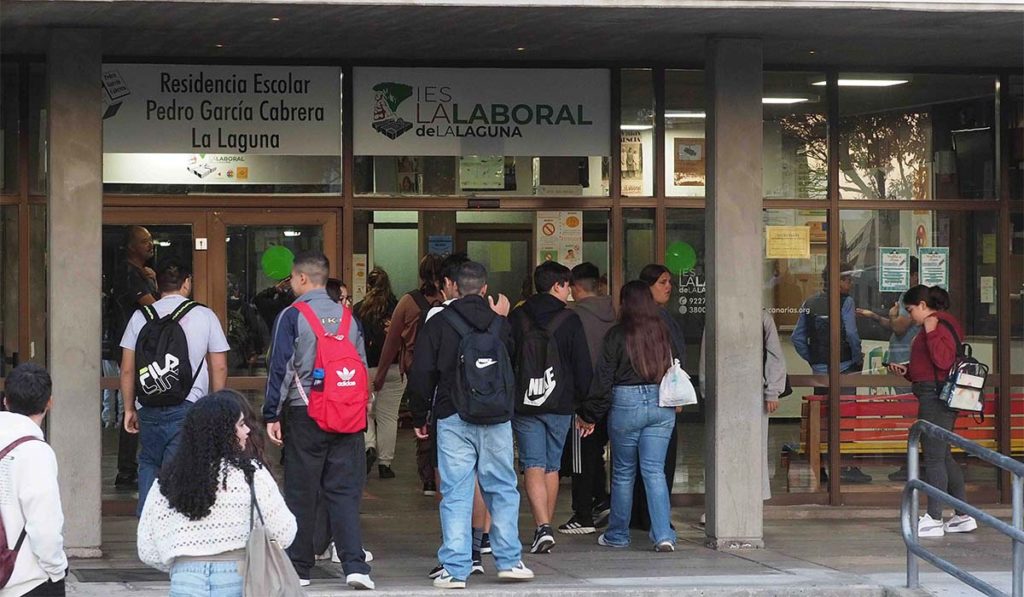 Denuncian el “caos” en los nombramientos del profesorado en Canarias al inicio de curso