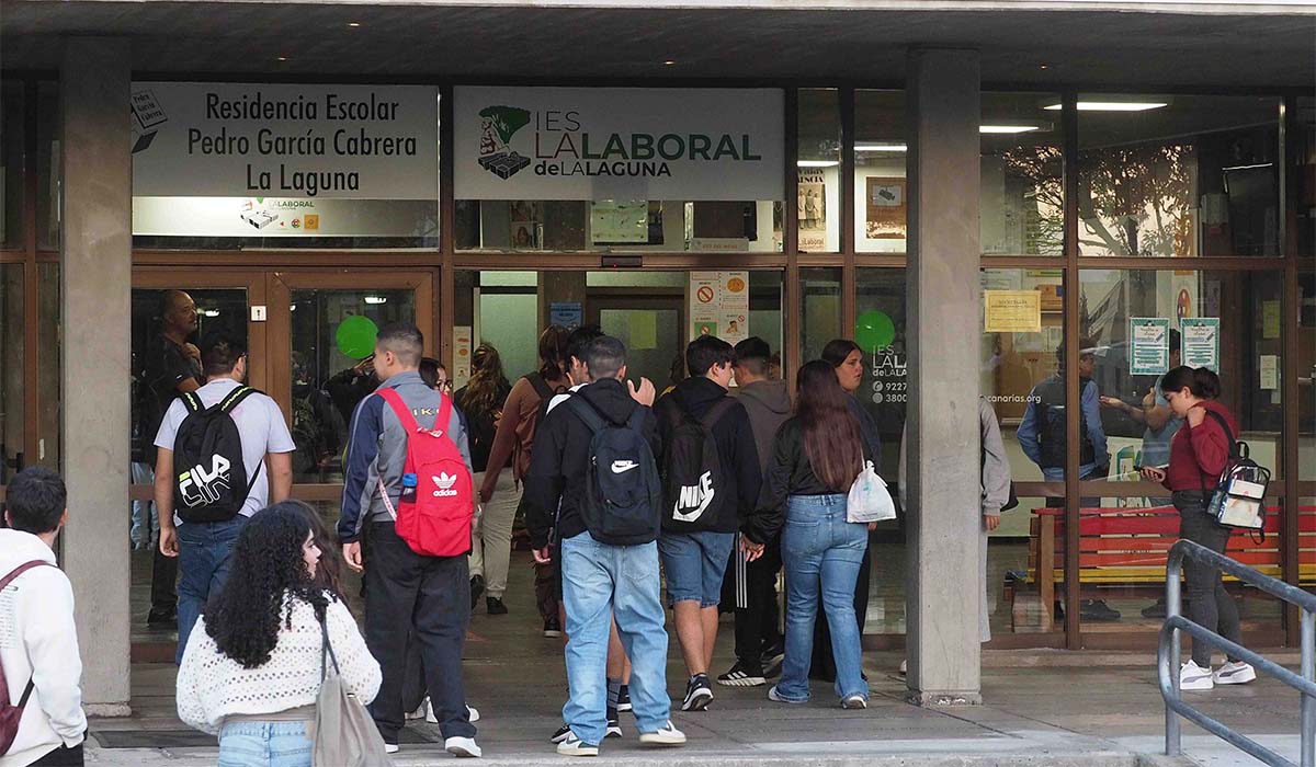 Denuncian el “caos” en los nombramientos del profesorado en Canarias al inicio de curso