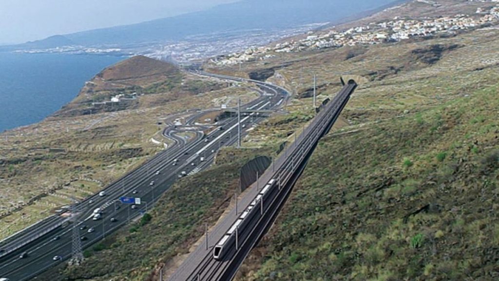 Luz verde a ampliar el tranvía, trenes y carriles en la TF-1 y TF-5