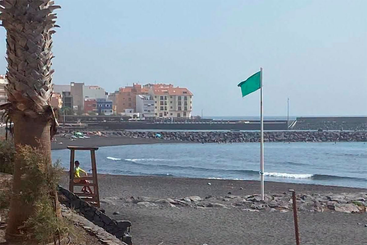 Güímar reabre la playa de El Cabezo tras cinco días por un vertido fecal