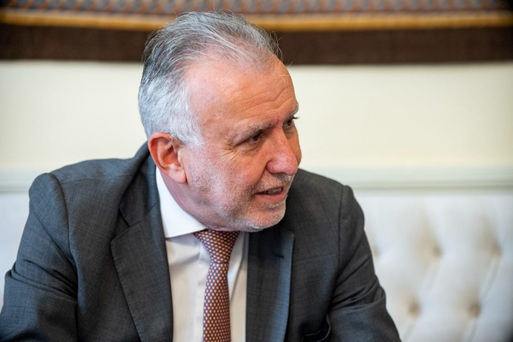 Ángel Víctor Torres: "Si PP y Vox ganan el 29N, los menores migrantes se quedarán en Ceuta y Canarias"