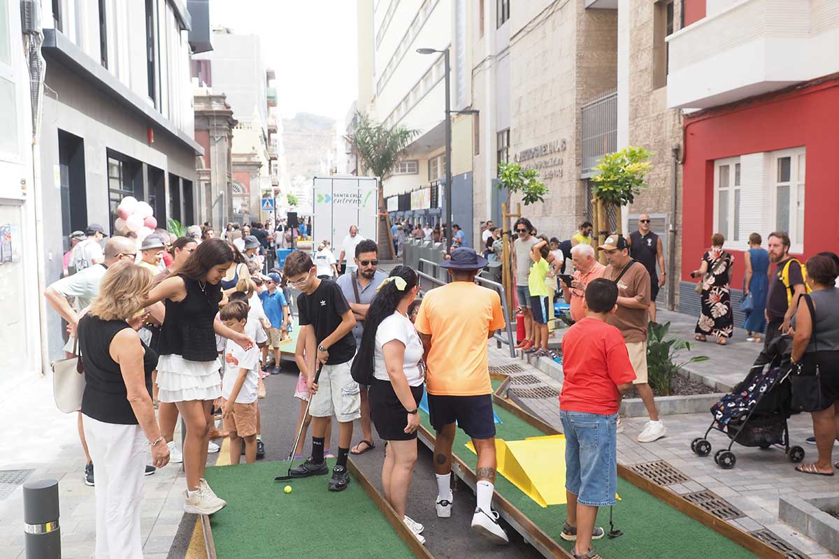Cafés por compras, rosas y actividades: así será la jornada especial de este sábado en Santa Cruz